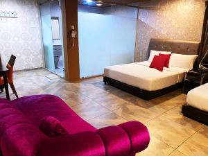 Star Romantic Hotel