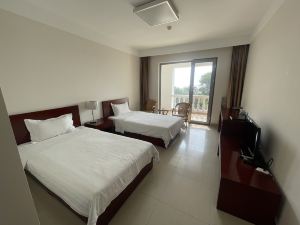 Universal Health and Wellness Fenghua Gold Coast Travel Center Homestay