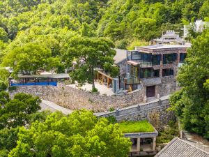 Living at the Stone House Hotel on the Mountain