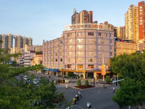 Yaster Hotel (Wuzhou Xunjiang Municipal Plaza)