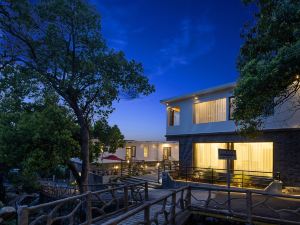 Floral Hotel · Lushan Mengluge Home stay (Mount Lushan Scenic Zone Store)