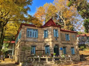 Lushan Qingyun Pavilion Villa (Guling Street Cableway Station Store)