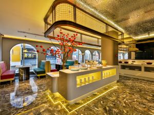 Romantic Season Yunfan Hotel (Tiexi Square 9th Road Furniture City)