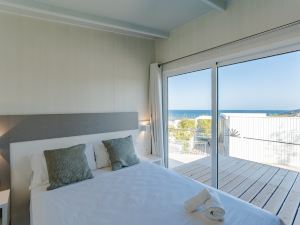 Costa del Sol Glamping Village 富恩吉羅拉