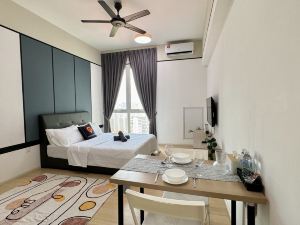 UNA Serviced Apartment by manatidur