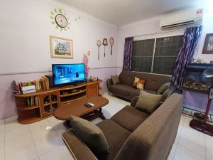 Kota 3BR Townhouse 5 Pax - TVBox/Mahjong/Jonker