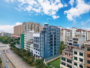 Lavande Hotel (Qionghai High-speed Railway Station)