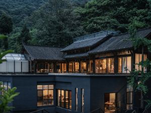 Dujiangyan Shili Mountain Jing Private Tang Hot Spring Resort Hotel (Qingchengshan Branch)