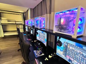 Viewking E-sports Hotel (Changshou Road Wuning Road Metro Station)