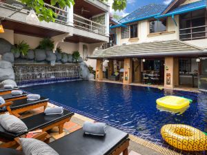 Talay Naiharn Hotel