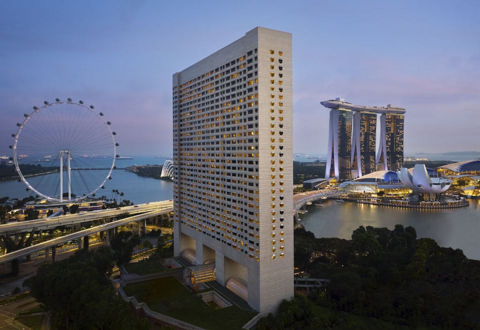 >The Ritz-Carlton, Millenia Singapore