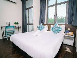 Swing & Pillows - Z Hotel Cyberjaya