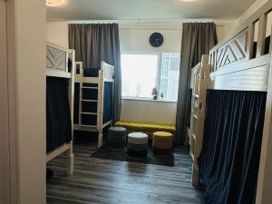 Urban Panda Hostel Marina Dubai