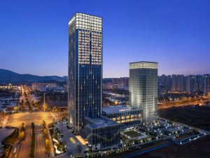 Crowne Plaza Jingmen