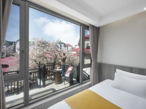 Floral Hotel Mountain Forest Inn B&B (Guling Street Cableway Shangzhan Branch)