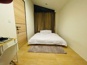 Cozy Home 1 Br w/ Balcony Lippo Karawaci, Tangerang