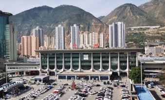 Mercure Hotel Feitian (Lanzhou Railway Station Subway Station)