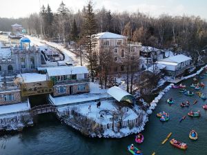 Linshuiju View Homestay (Changbai Mountain Magic World Scenic Area)