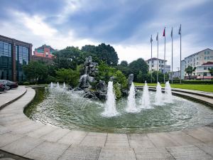 Zhongcai Hotel