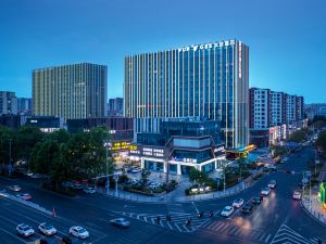 FunGee X Huanzhi Hotel (Qingdao Zhengyang Middle Road Vientiane Hui Branch)