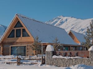 Yunshu Wooden House