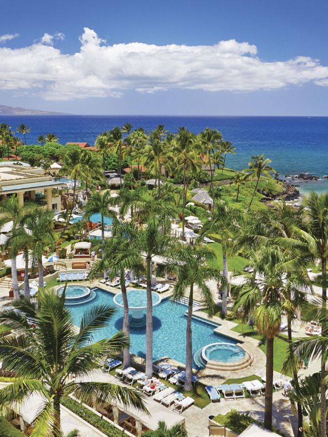 🌴🏖️ Maui Magic: Luxe Stay at Four Seasons Resort! 🌺✨