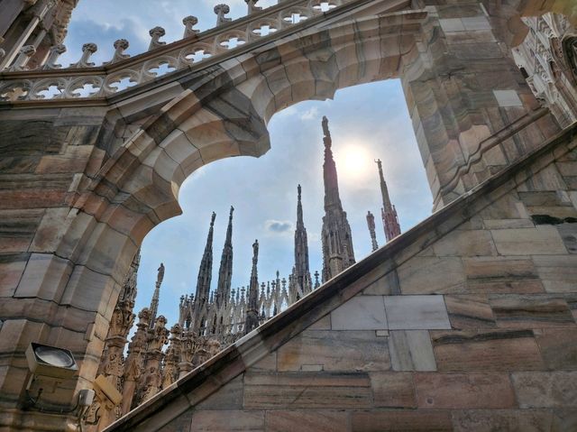 When the golden sun hits the duomo!