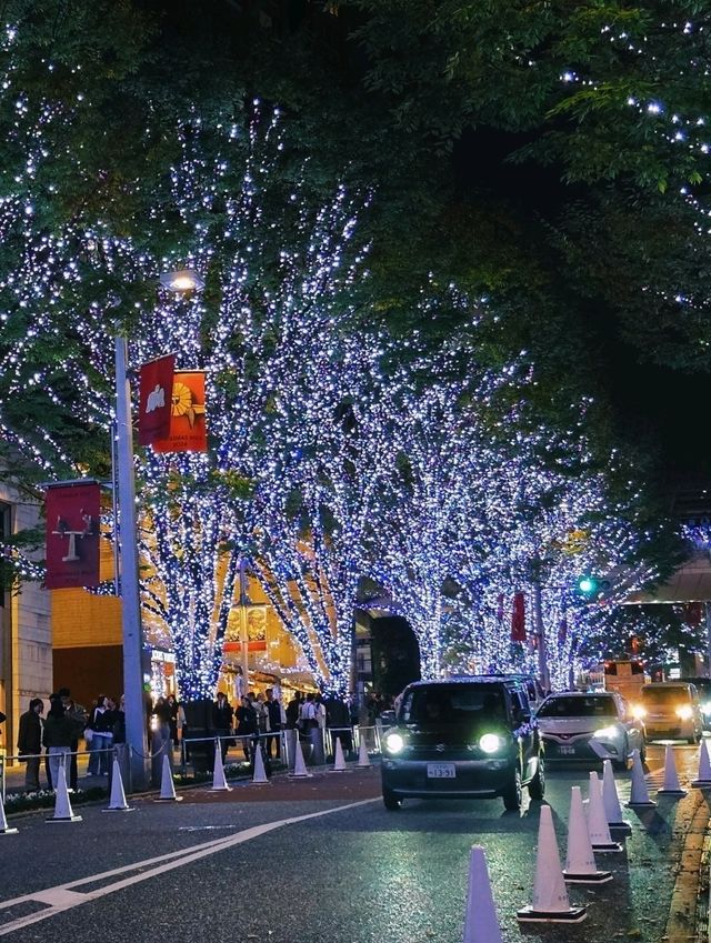 ชมงานเทศกาลดูไฟคริสมาส Roppongi Hills กันค่ะ