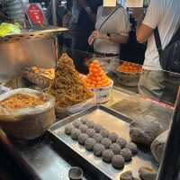 Foodie favourite night market in Taipei