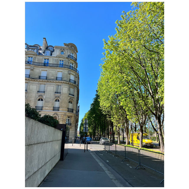 Looking for the perfect Eiffel Tower view? The Pullman Paris Tour Eiffel is pure magic, day and nigh