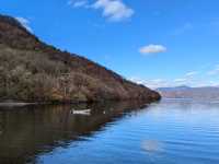 湖天一色的湛藍清澈，美麗又神秘的「十和田湖」