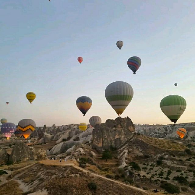 AN UNFORGETTABLE HOT AIR BALLOON RIDE!