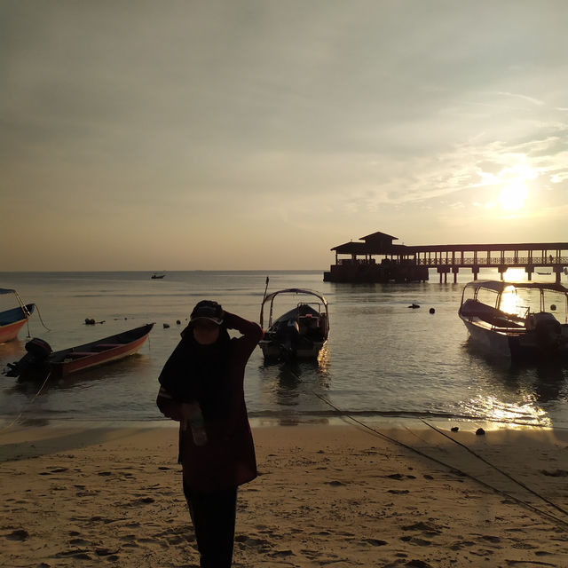 Sunset Serenity: Boats and Beauty at Perhentian Island