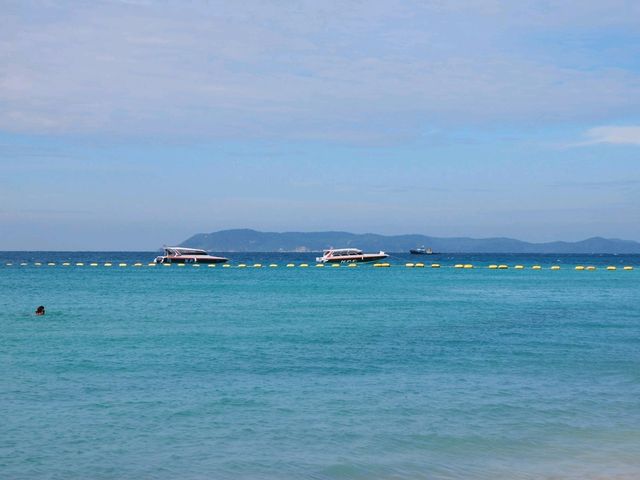 Samae Beach หาดแสม ทะเล เกาะล้าน ใกล้กรุงเทพ 