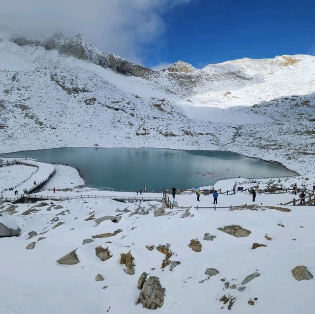 ต้ากู่การ์เซียร์ (Dagu Glacier, 达古冰川)