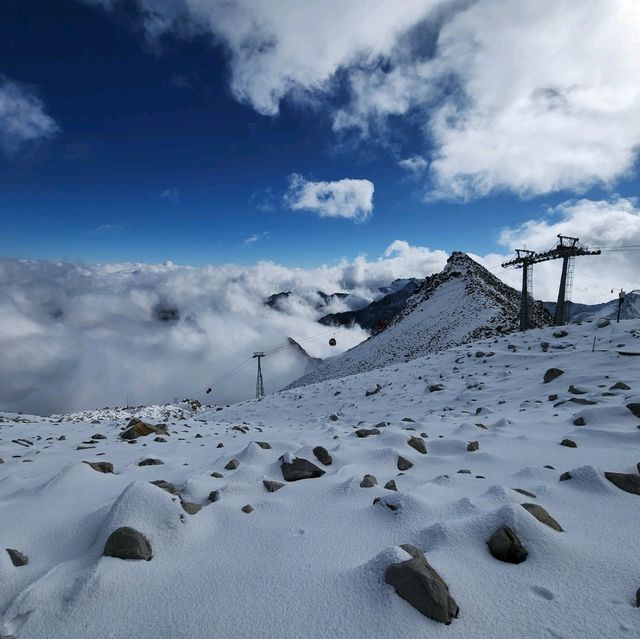 ต้ากู่การ์เซียร์ (Dagu Glacier, 达古冰川)