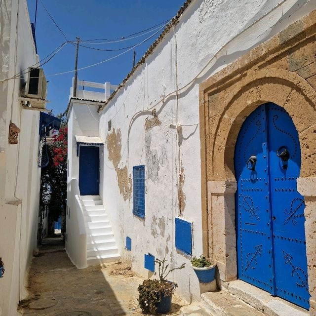 🎨 Sidi Bou Said Magic & Haggling Tips! 🛍️