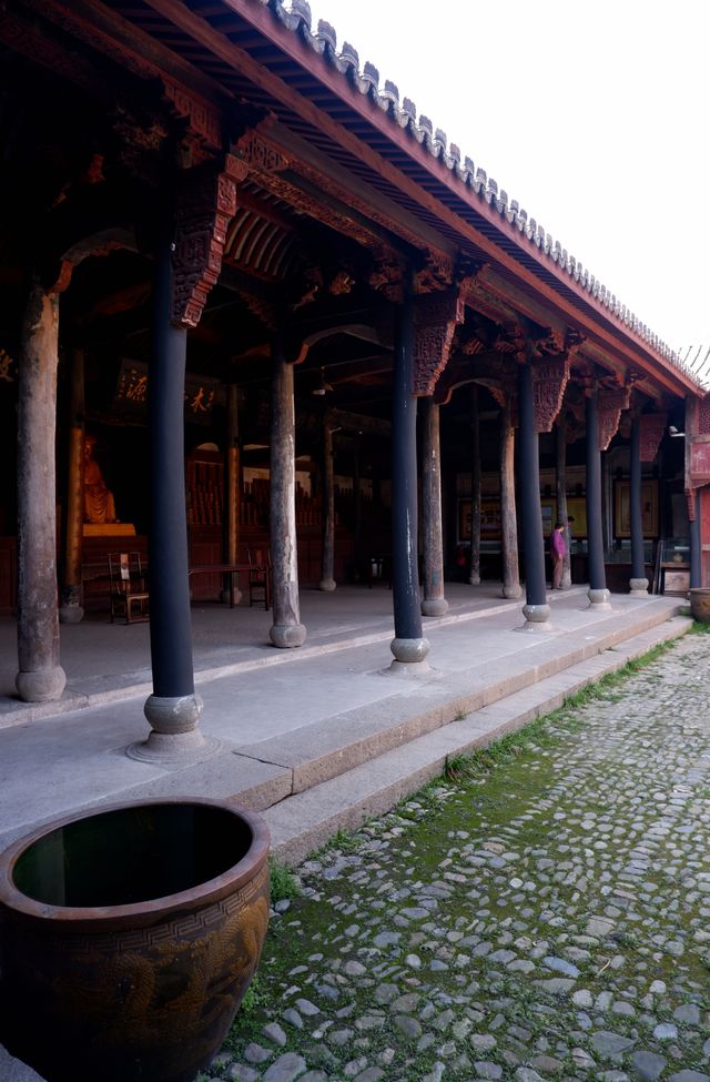 王羲之後裔聚居地華堂古村的精華建築—王氏宗祠