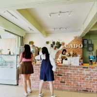 A Cozy Retreat at Cado Cafe