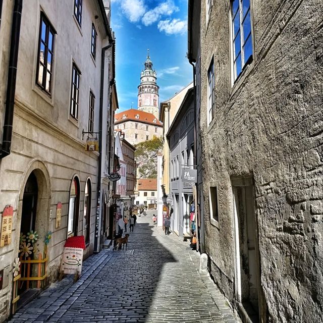 Český Krumlov：童話般的中世紀小鎮，時間在此停駐