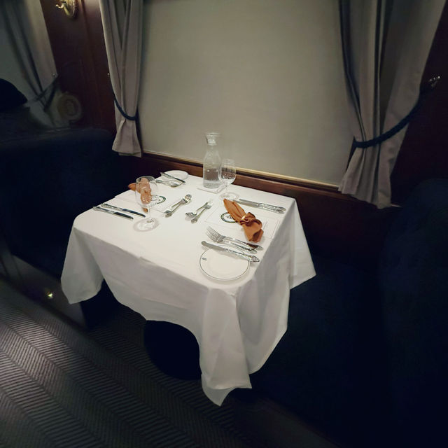 Dining in Motion: Utopia Railway Restaurant on Utopia of the Seas 🇺🇸