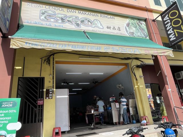 Esgoa Cendol: Perfect for a hot sunny day ! 