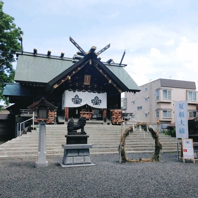 札幌諏訪神社　花手水と御朱印がかわいい