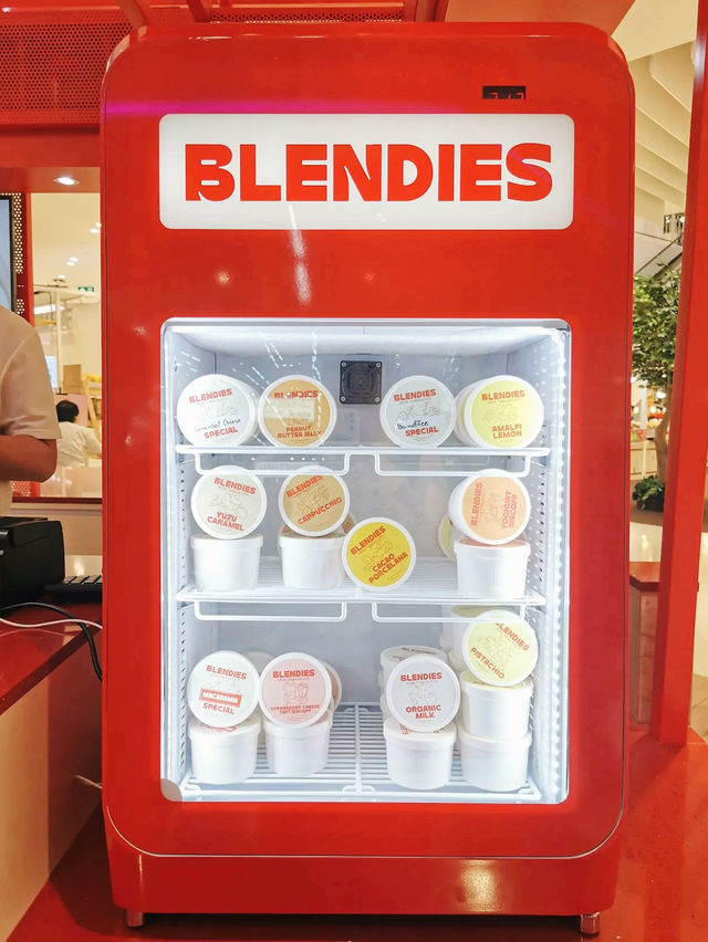 BLENDIES @THE MALL LIFESTORE BANGKAE