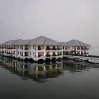 Nice and Relaxing Hotel at West Lake