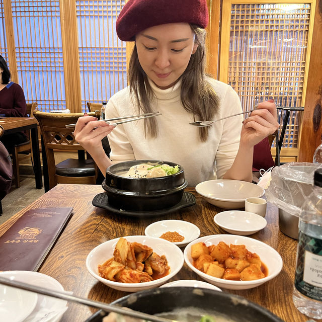 Most Famous Ginseng Chicken In Seoul Korea! 🇰🇷