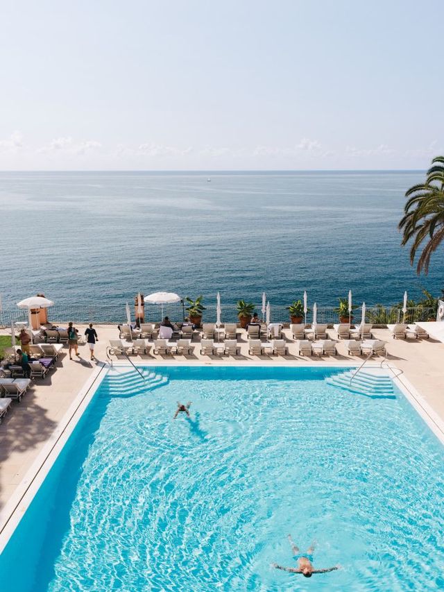 🌴✨ Madeira's Vintage Charm: Reid's Palace Hotel Highlights ✨🌊