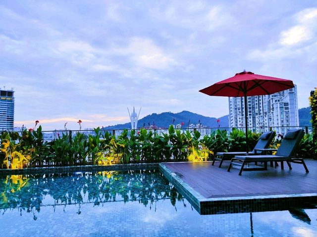 ⛱️ Poolside chillin' at Amari Penang 