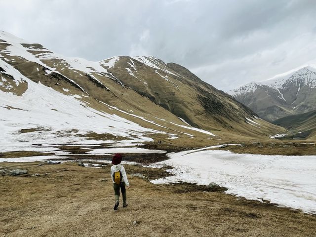 Day hike to Juta Valley, Kazbegi