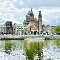 A city of canals, culture, and charm 🇳🇱 👫🎉